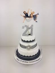 In the us, it marks the day that you can legally drink alcohol, and it's traditionally celebrated with beer, wine and cocktails. A Glitzy And Glam Girls 21st Birthday Cake With Personalised Characters And Champagne Glass 21st Birthday Cake For Girls 21st Birthday Cake 21st Birthday