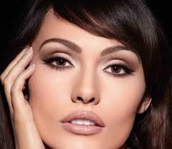 Nu mai este de mult timp un secret faptul ca ochii inchisi la culoare lasa o impresie puternica asupra interlocutorilor. Machiaj De Zi Pentru Ochi Caprui Yve Ro