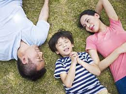 Becoming a parent enters you into a completely new and sometimes overwhelming world. This Is What You Need To Know About Mindful Parenting