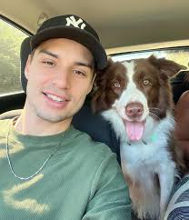 Conforme as minhas próprias verdades Nessa eu ando bem, sobrevivo, Já nas  leis da sociedade eu não acredito. . Entenda meus distúrbios, não tem  remédio prescrito Eu sou conspiração ao fato, vencedor