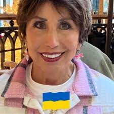 She also looks exactly the same, just with shorter hair? It's not like they  used a photo of when she was 12 that looks nothing like her…