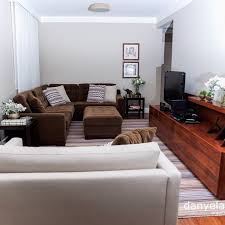 Veja opções de como harmonizar essa peça clássica com diferentes cores e estilos. Sofa Marrom 80 Modelos Para Arrasar Na Decoracao Da Sala