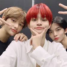 Three Idols Delighted Fans With Some Friendly Snaps On July 22 Ab6ix S Lee Dae Hwi Posted Photos Of Him Stray Kids Hyunjin And C Jinyoung Stray Lee Daehwi