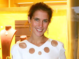 This year, twenty emblematic adventurers (10 men and 10 women) who have already participated will once again try to survive community life. Clemence Castel Koh Lanta La Biographie De Clemence Castel Koh Lanta Avec Voici Fr