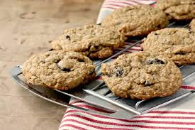 My friends, this cookie is a thick and chewy oatmeal cookie with oats, chocolate chips, and pecans (because they what kind of oats work in this recipe? Thick And Chewy Oatmeal Raisin Cookies Crosby S Molasses
