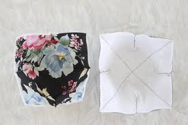 Avec 2 Carres De Tissus Fabriquez Un Accessoire De Cuisine Que Super Pratique Pour Manger De La Soupe Manique Tutoriel Couture Pochette Projets De Couture Diy
