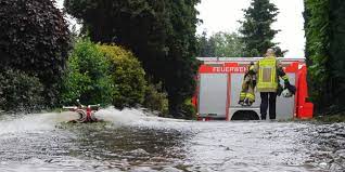 Die einrichtung einer üe erfolgt auf antrag. Gewitter Und Starkregen In Nrw Sorgen Fur Viele Feuerwehreinsatze Noch Keine Entwarnung