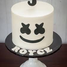 Fortnite marshmello cake everything edible but the action figures. Dj Marshmello Birthday Google Search Cumpleanos Tortas Reposteria