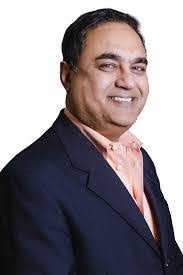 Christi Conroy's Instagram, Twitter & Facebook