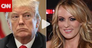 كيف أصبحت ممثلة الأفلام الإباحية ستورمي دانيلز في مركز قضية قانونية يواجهها  دونالد ترامب؟