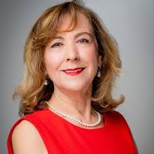 Laurie Manley's Instagram, Twitter & Facebook