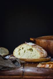 Le pain cocotte et ici c'est le thermomix qui va faire presque tout le travail. Pain Cocotte Magique Sans Petrissage Recette De Pain Facile
