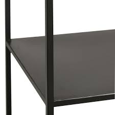 L'étagère avec une structure en métal noir ultra design, formes minimalistes et épurées. Etagere En Metal Noir Sur Cdc Design