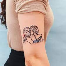 Cizgisel Dovmeleriyle Aski Anlatan Sanatcidan 20 Dovme Modeli Sanatli Bi Blog Body Art Tattoos Tattoos Hand Tattoos