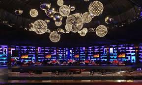 It is specially detailed to spread warm white light in every direction and looking at the light feels like. Buy Moooi Raimond Dome 79 10m Cable Stainless Steel By Raimond Puts Dmlights Com
