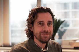 WIJ BIEDEN VLUCHTELINGEN EEN WARM NEST'