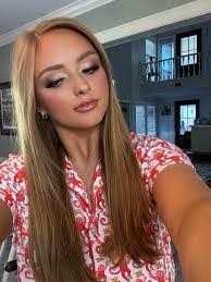 Denise Withrow's Instagram, Twitter & Facebook