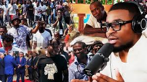 Gade jan yon neg mete yon zanmi l deyò pou tèt li dil al benyen😂😂😂