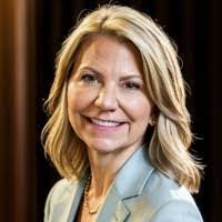 Lisa Yeater's Instagram, Twitter & Facebook