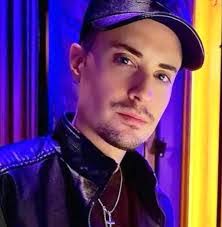 Scott Beadle's Instagram, Twitter & Facebook