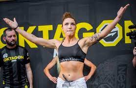 Näytä lisää sivusta oktagon mma facebookissa. Top 5 Nejsympatictejsi Zeny Oktagonu Oktagon Mma