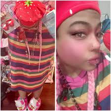 she is strawberry girlie🍓 pls support my acc guys name: cha young, plss😔