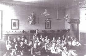 Berlin Askanisches Gymnasium Klassenzimmer Um 1925 Fotograf Unbekannt In 2020 Gymnasium Berlin Erste Klasse