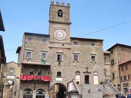 It is located in close proximity to cortona, in a protected natural reserve. Sehenswurdigkeiten Cortona Sehenswertes Auf Urlaub Toskana Biz