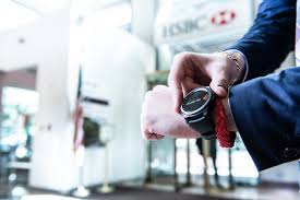 Hsbc visa debit card now comes with a brand new design featuring a modern interpretation of one of the hsbc lions, an iconic symbol of the bank for nearly a century. Hsbc Bank And Samsung Launch Wearable Technology In Hsbc S Flagship Branch Samsung Us Newsroom