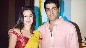 Ameesha Patel Dominates Pet Producer Boyfriend Kunal Goomer ameesha patel dominates pet producer