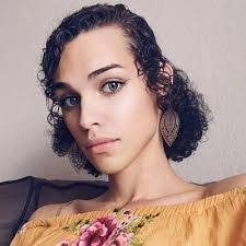 Geraldine Moya's Instagram, Twitter & Facebook