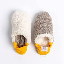 Once you've started making these traditional house slippers and giving them to family members, you'll have a family tradition on your hands! Reversible House Shoes In 2021 House Shoes House Shoes Slippers Japanese House Slippers