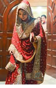 Dan sekarang, kebaya menjadi lebih fashionable. 25 Inspirasi Gaun India Terbaru Sangat Modern Dan Elegan