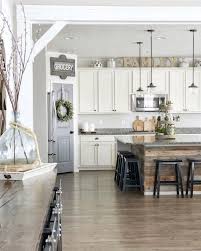 Check Out This Modern Farmhouse Kitchen Decor Idea With Farmhouse Signs Love It Homedeco Farmhouse Kitchen Decor Home Decor Kitchen Farmhouse Style Kitchen