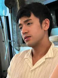 Jia (@chiznbiscuits)