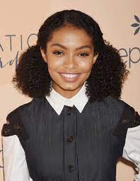 Don T Worry These Back To School Hairstyles Will Still Look Cool On Zoom Middle School Hairstyles Hairstyles For School Natural Hair Styles