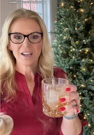 Creative Smoking Kit for Holiday Cocktail Enthusiasts