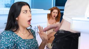 Gal Ritchie & Molly Manning - Family Threesome - Porn00