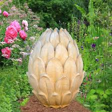 Mit der passenden dekoration sorgen sie in ihrem garten für einen hingucker, der die außenfläche verschönert. Grosse Garten Deko Pinie Aus Stein Umbria