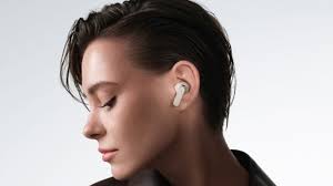 Standard Huawei Pura 70 consists of 33 Chinese parts, highest number to  date: TechInsights