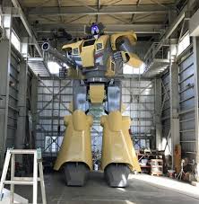 日本榊原機械株式會社製造的機器人 造型神似鋼彈gundam 達三層樓高 可供真人駕駛 robot 機器人 榊原機械株式会社 sakakibarakikai