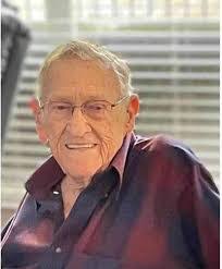 Arthur Mahan's Instagram, Twitter & Facebook