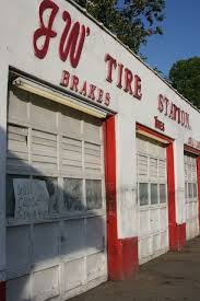 Http Www Professionalfleet Com Check Out Our Family Owned Auto Repair Shop In East Lansing Michigan You Can Als Auto Repair Shop Auto Repair Repair Videos