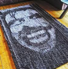 Article>British man uses vacuum cleaner to draw