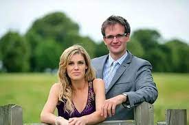 TV auctioneer Charles Hanson 'terrorised wife with violent and controlling  behaviour' - Daily Record