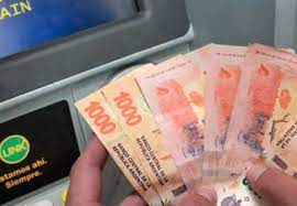 Para calcular el aguinaldo se debe tomar el 50% de la mayor remuneración mensual devengada por todo concepto dentro de los dos semestres que culminan en los meses de junio y diciembre de cada año. Aguinaldo 2021 Cuando Se Cobra Y Como Calcular El Monto