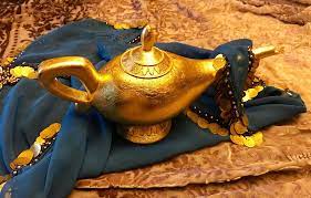 The 3d Printed Aladdin S Lamp Is Complete It Took Tami Countless Hours To Get This Done Due To It Being Her First Time Workin Prints 3d Printing Super Happy