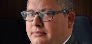 Seremi Baeza dicta clase magistral en Osorno: abordó el proceso histórico  de la educación