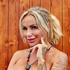 Doch einige wochen nach dem dreh sieht das gesicht des models irgendwie wieder ganz anders aus … jetzt mal hand aufs herz: Gina Lisa Lohfink Bei Adam Sucht Eva In Anderen Landern Bin Ich Der Mega Star Tv