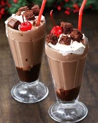 Merengada De Brownie Y Baileys Chocolat Luxe Un Pedacito De Cielo En Tu Paladar Yummy Food Dessert Milkshake Recipes Brownie Milkshake Recipes